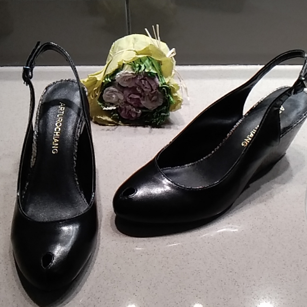 Arturo Chiang Peep Toe Wedges